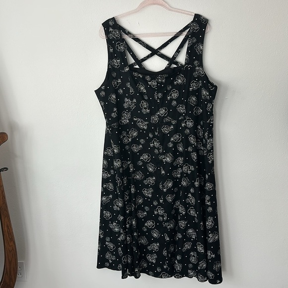 Rose Skull Lattice Front Swing Dress - Picture 7 of 7